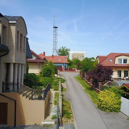 Villa Homestay Nad Helmrovkou Прага Экстерьер фото