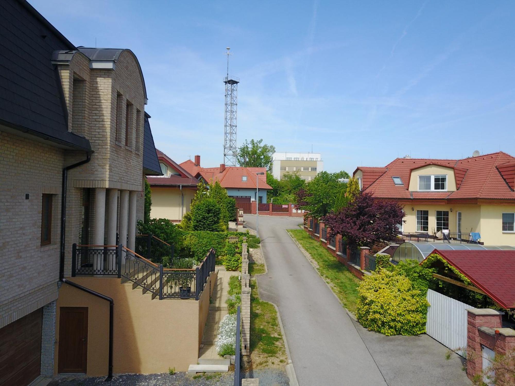 Villa Homestay Nad Helmrovkou Прага Экстерьер фото